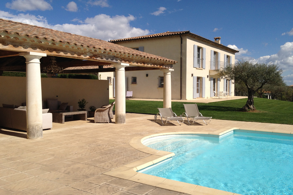 Villa Rental near Nimes for 12 with pool