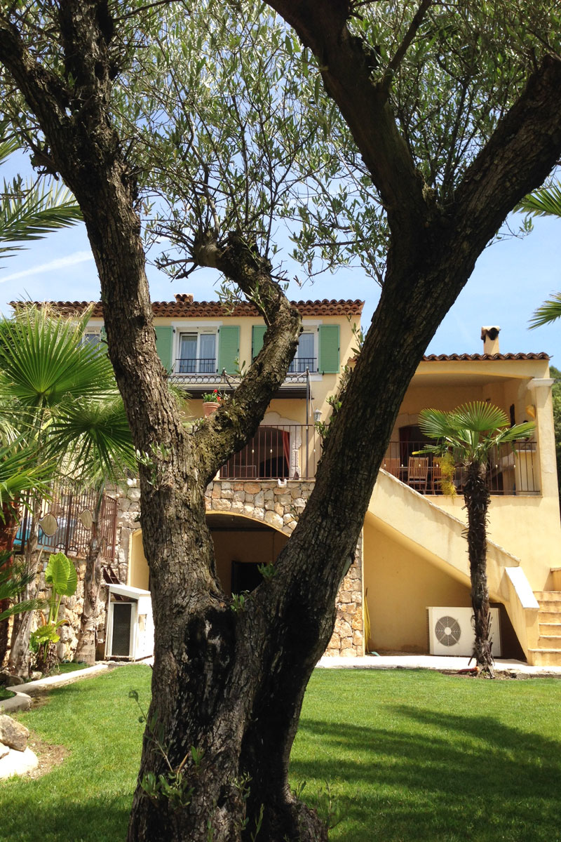 Cote d'Azur Holiday Home with Pool to Rent near St Paul de Vence, South