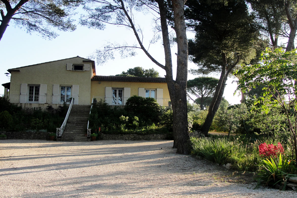 Provence Rental for 10 with pool