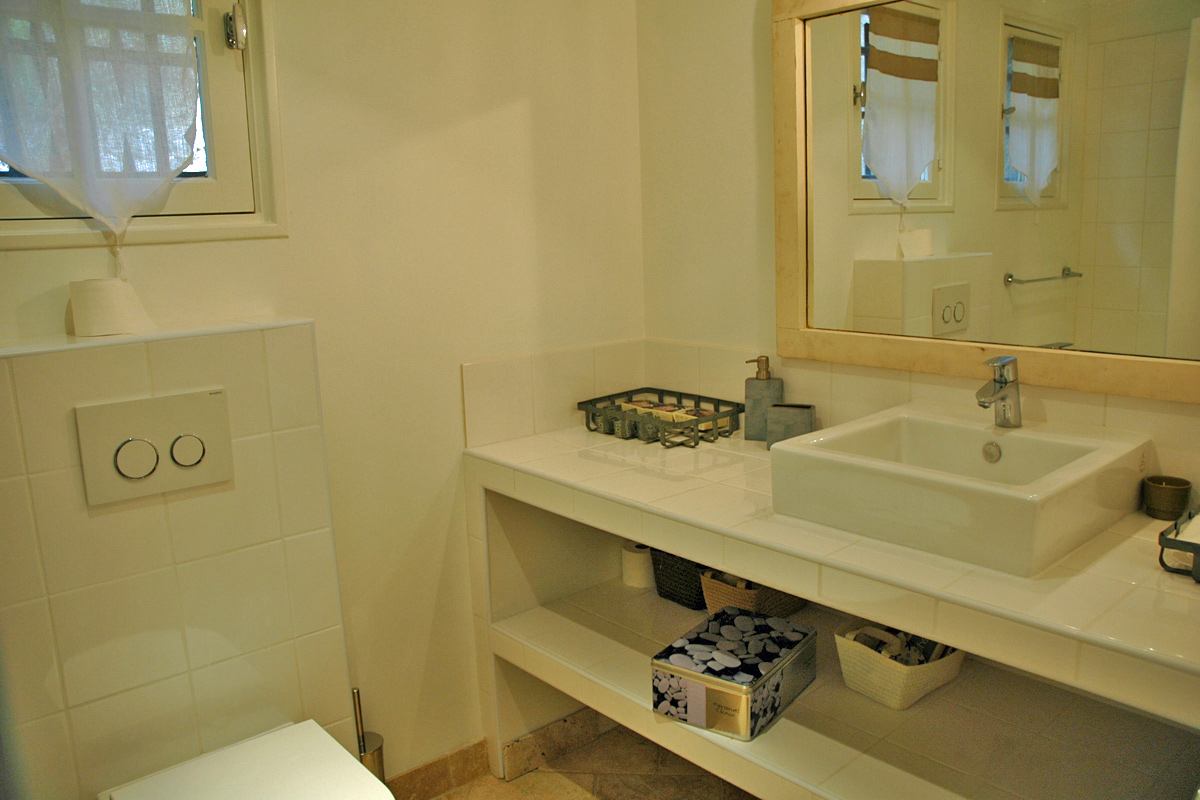 Cote d'Azur Luxury Holiday Villa with Pool to Rent near Nice