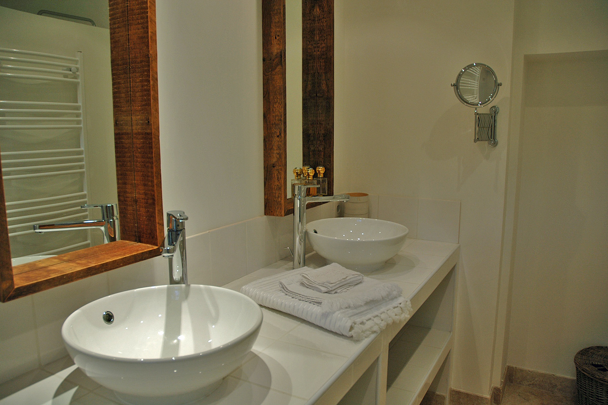 Cote d'Azur Luxury Holiday Villa with Pool to Rent near Nice