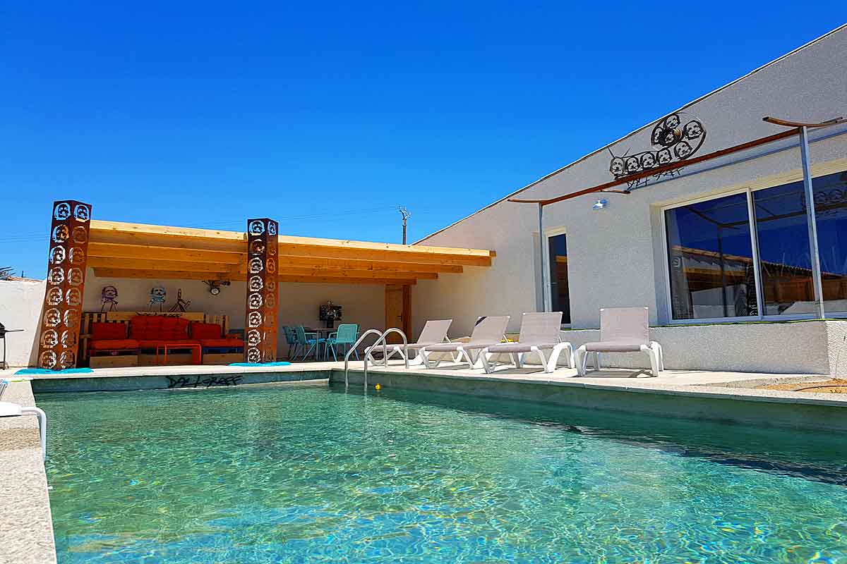 Narbonne Holiday Villa with pool