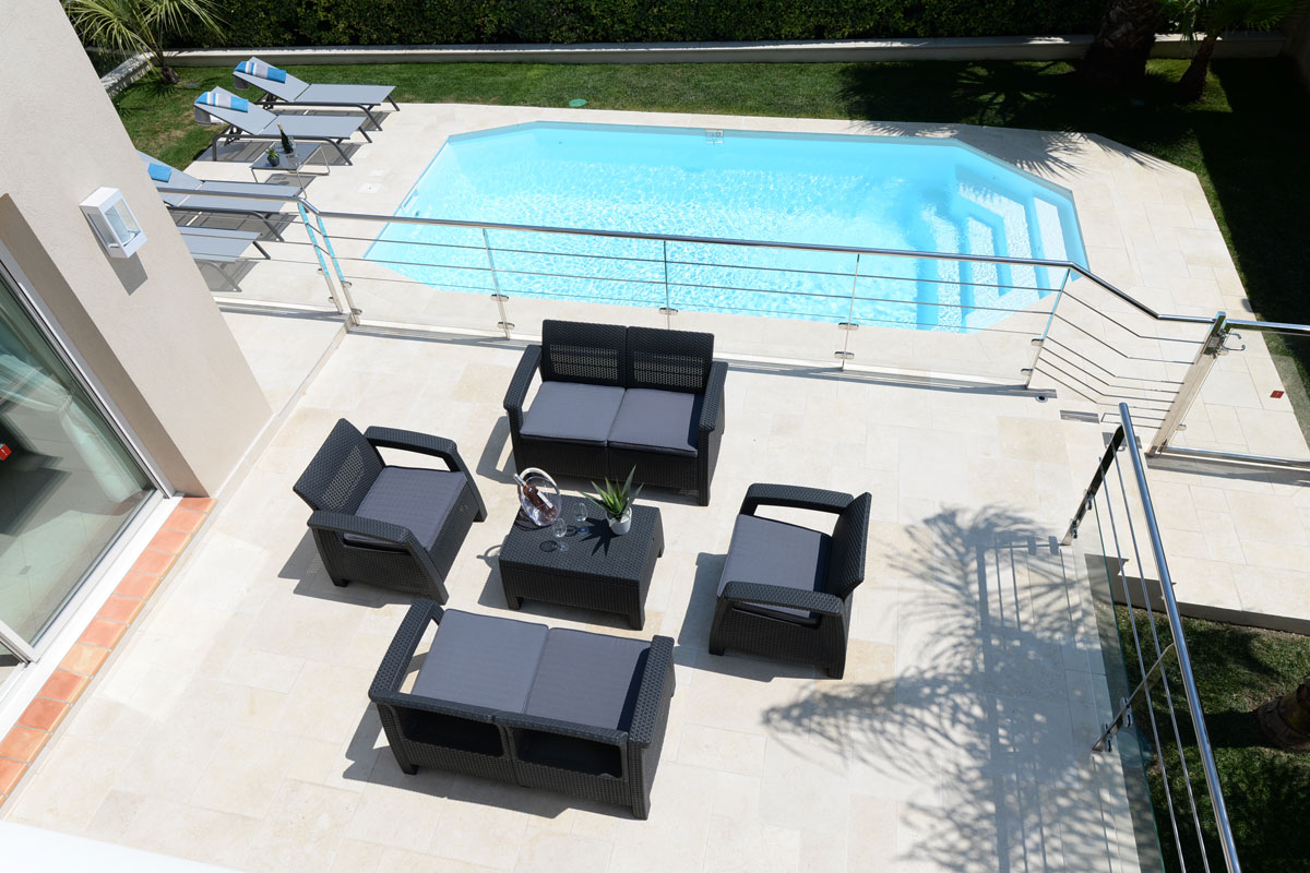 Holiday Rental Villa pool south of France 10
