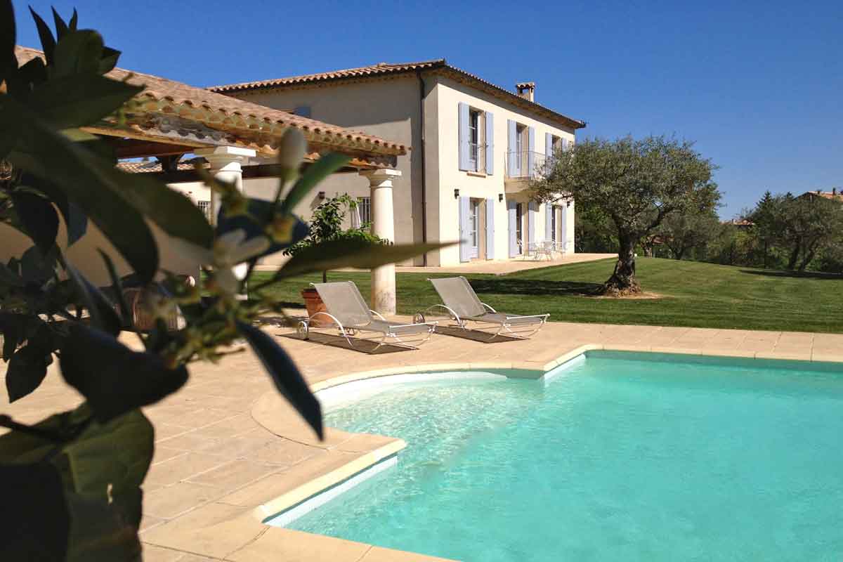 Family Villa Rental for 12 near Uzes