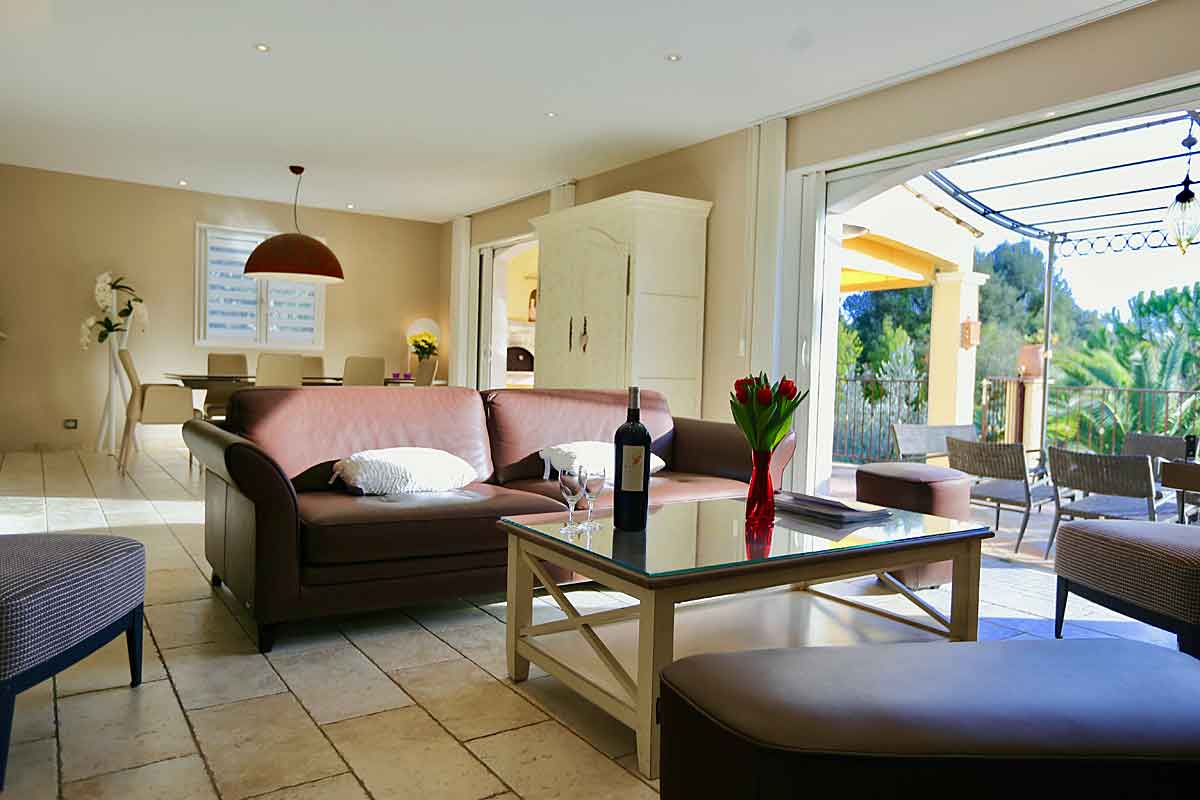 Cote d'Azur Holiday Home with heated Pool to Rent near St Paul de Vence