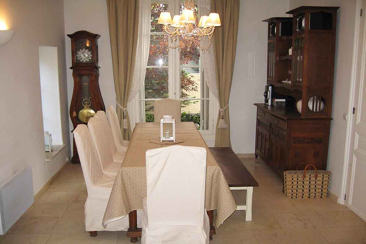 Pezenas-Villa-Sleeps-12