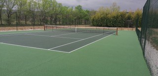 Villa with tennis court