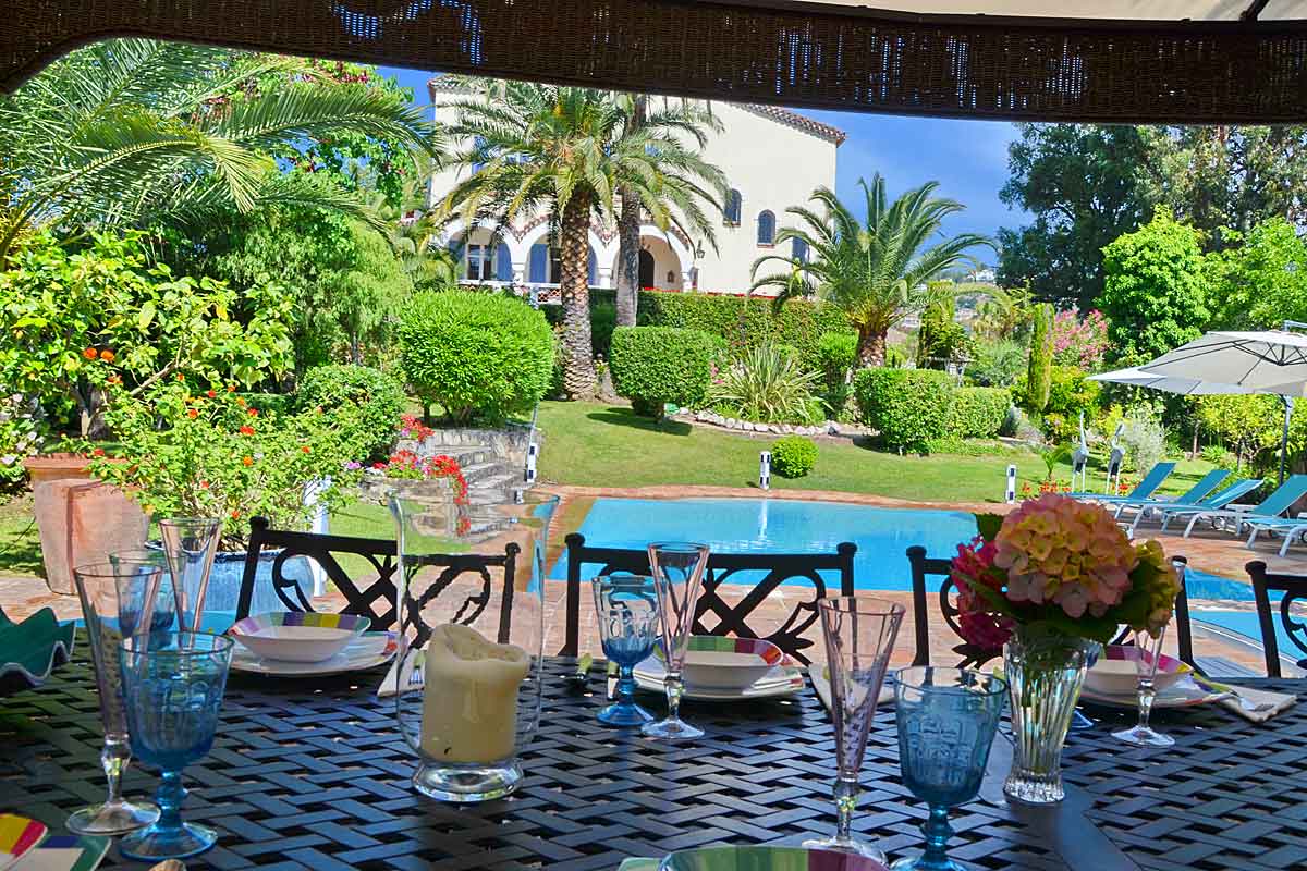 Cannes-Villa-Rental-with-pool-sleeps-16