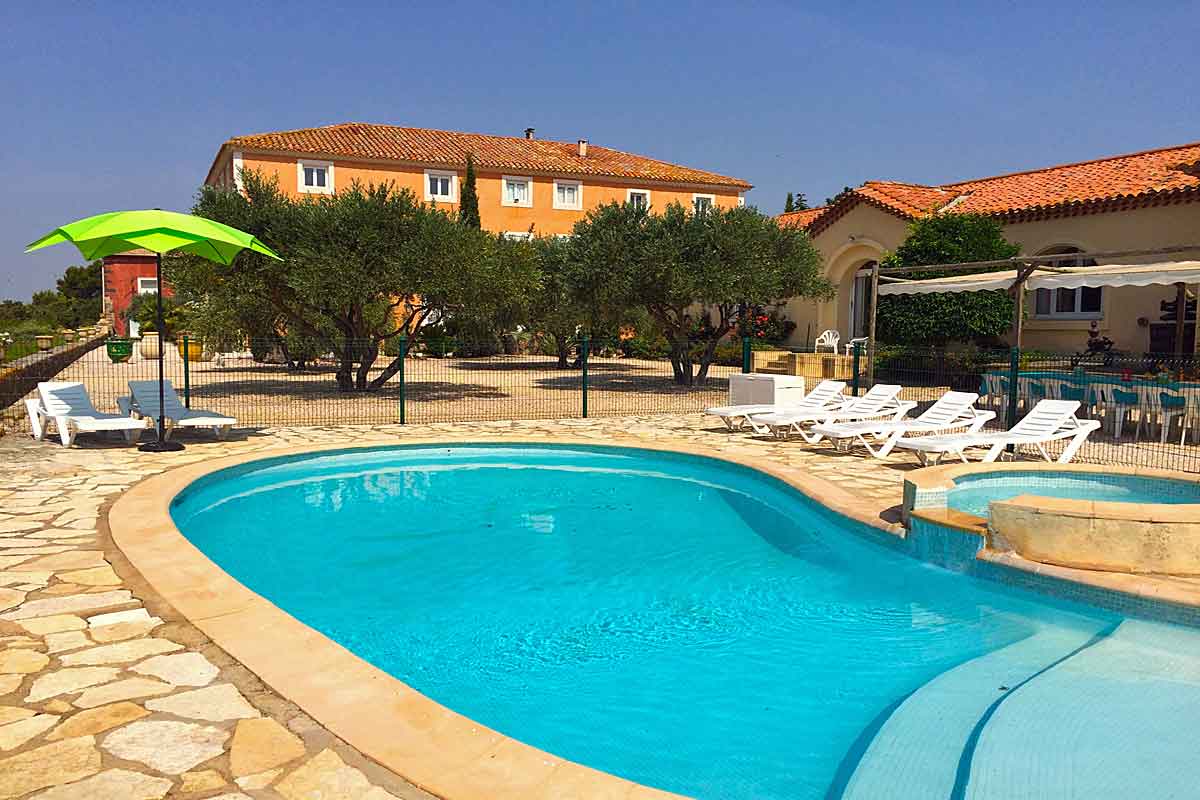 Languedoc Villa with pool sleeps 12