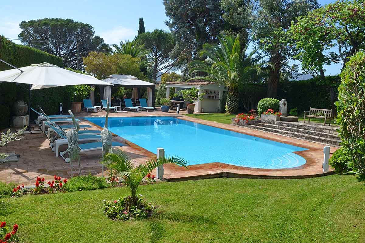 Cannes-Villa-Rental-with-pool-sleeps-16