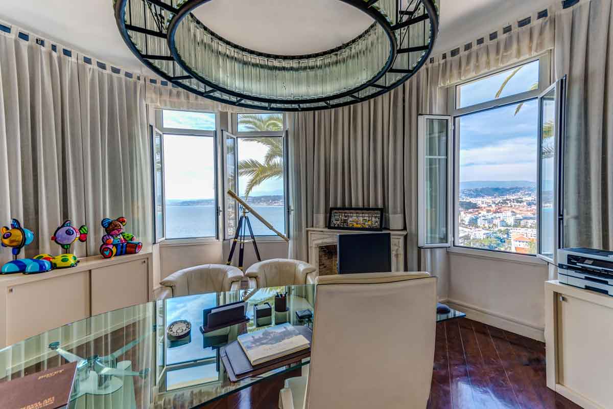 Luxury villa for rent in Nice  