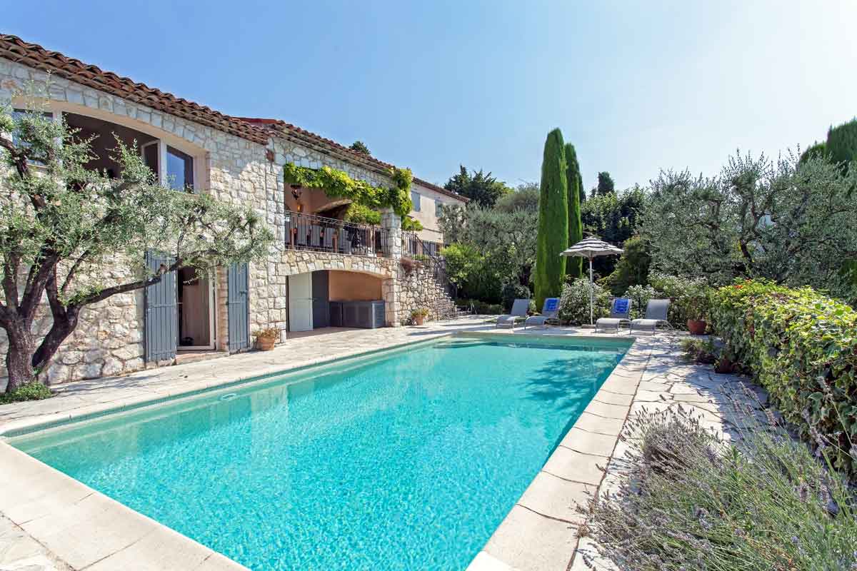 Villa Rental Cote d'Azur Pool 10