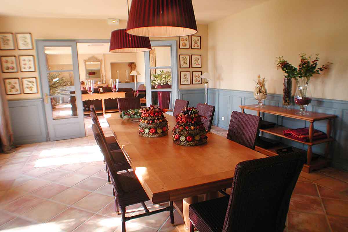 Languedoc Villa with pool sleeps 14