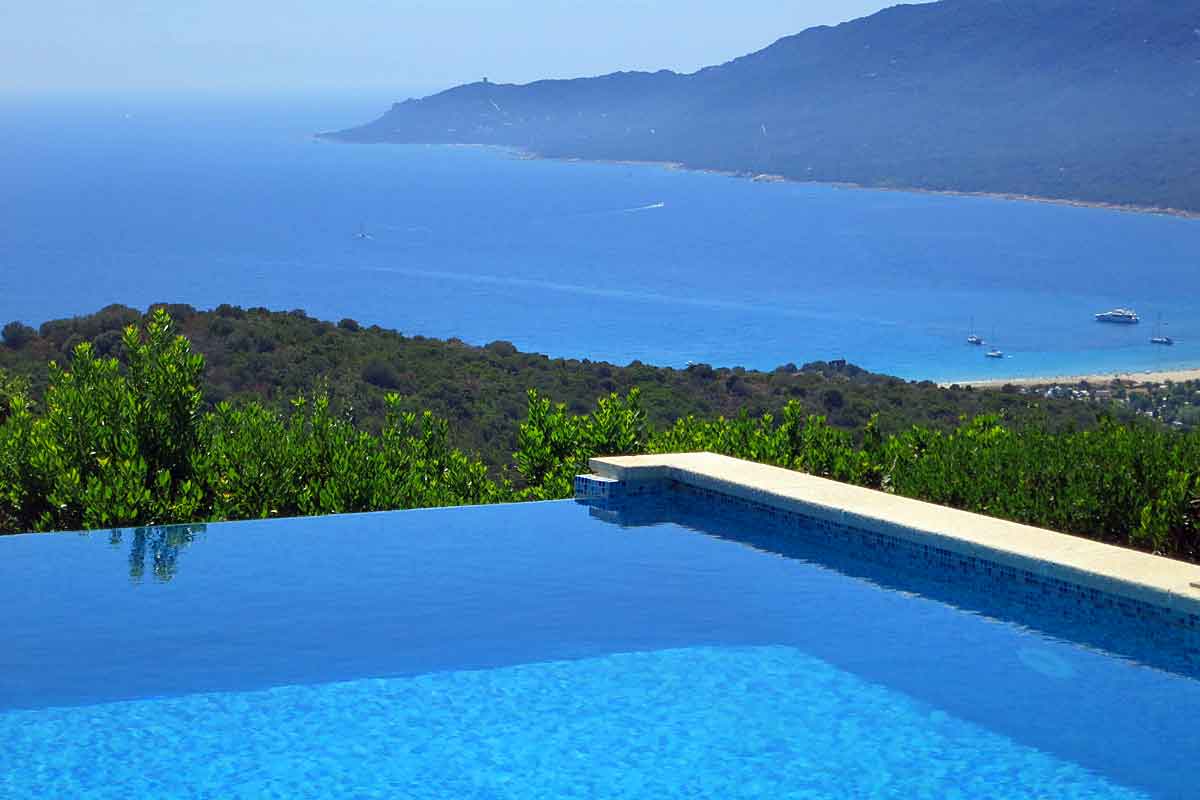 Corsica Large Holiday Villa for 20