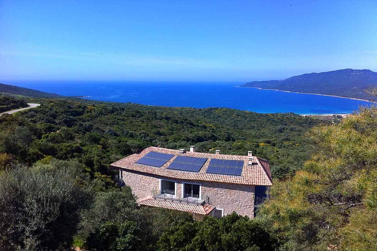 Large family rental in Corsica sleeps 20