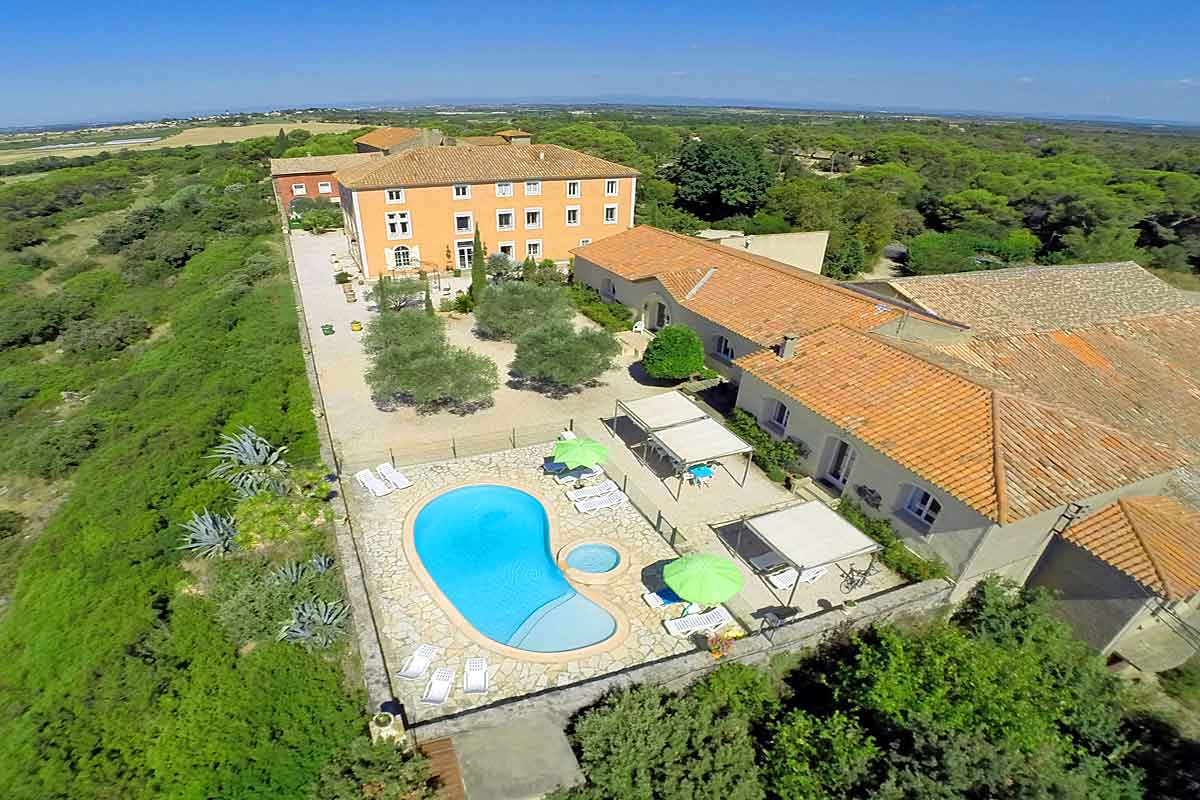 Languedoc Villa with pool sleeps 12