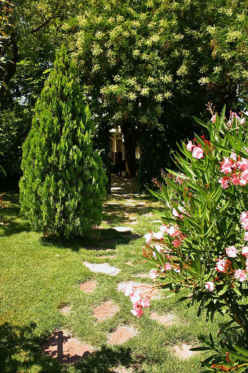 Pezenas-Villa-for-Rent