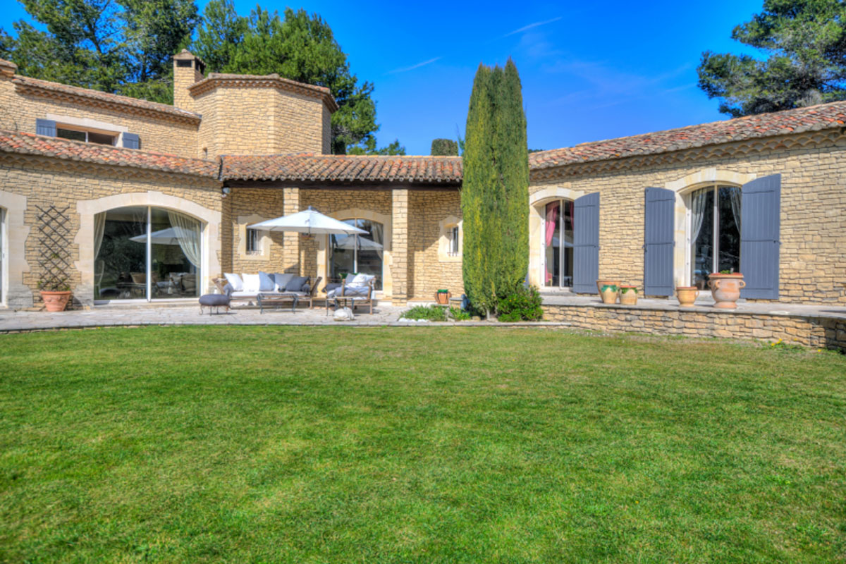 Family Villa to Rent in Provence