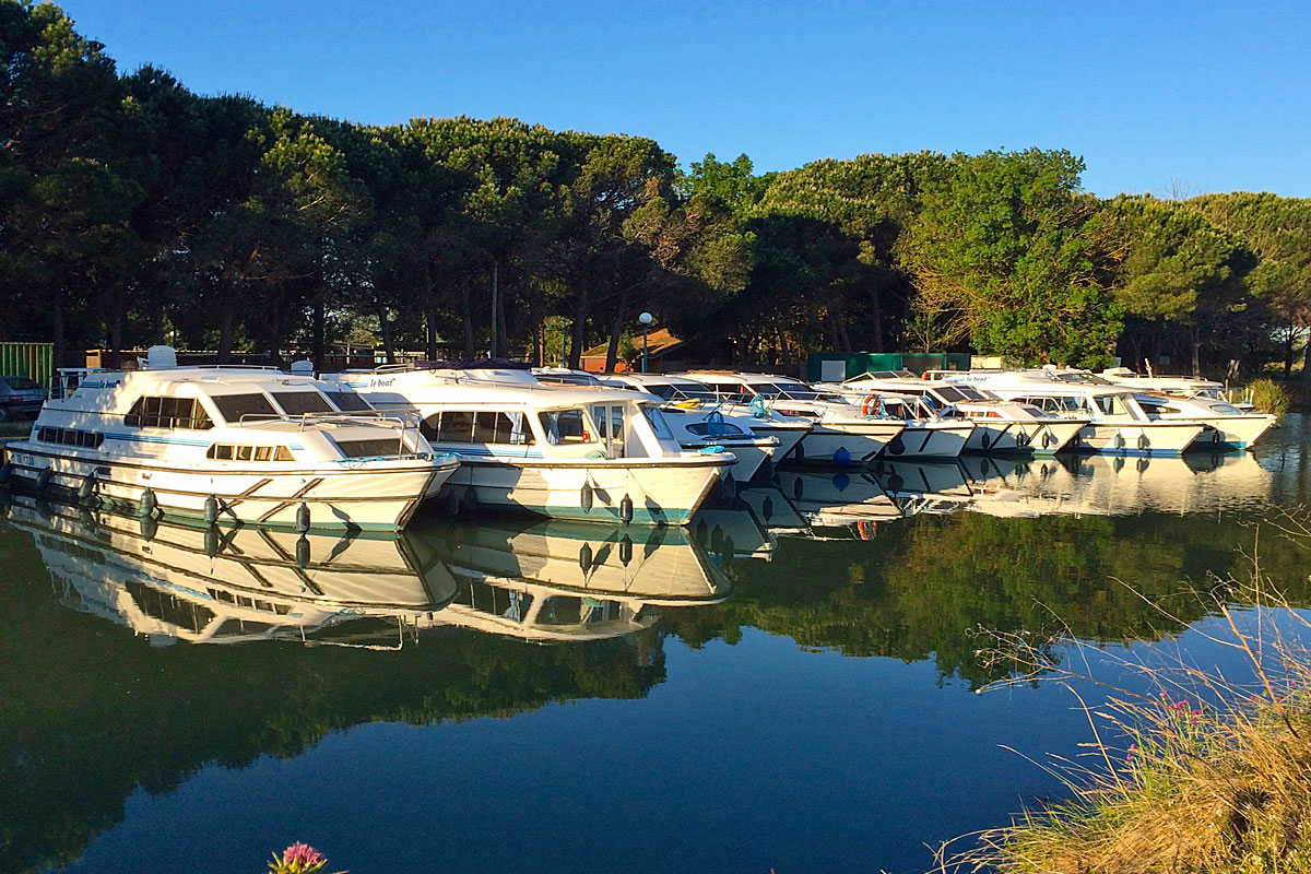 Languedoc Villa with pool sleeps 12