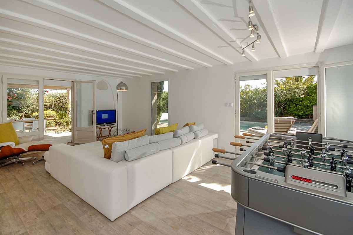 Collioure Holiday Villa With Pool To Rent In The South Of France Downstairs Sitting Room And Collioure Holiday Villa For 10