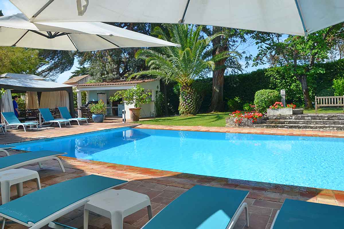 Cannes-Villa-Rental-with-pool-sleeps-16