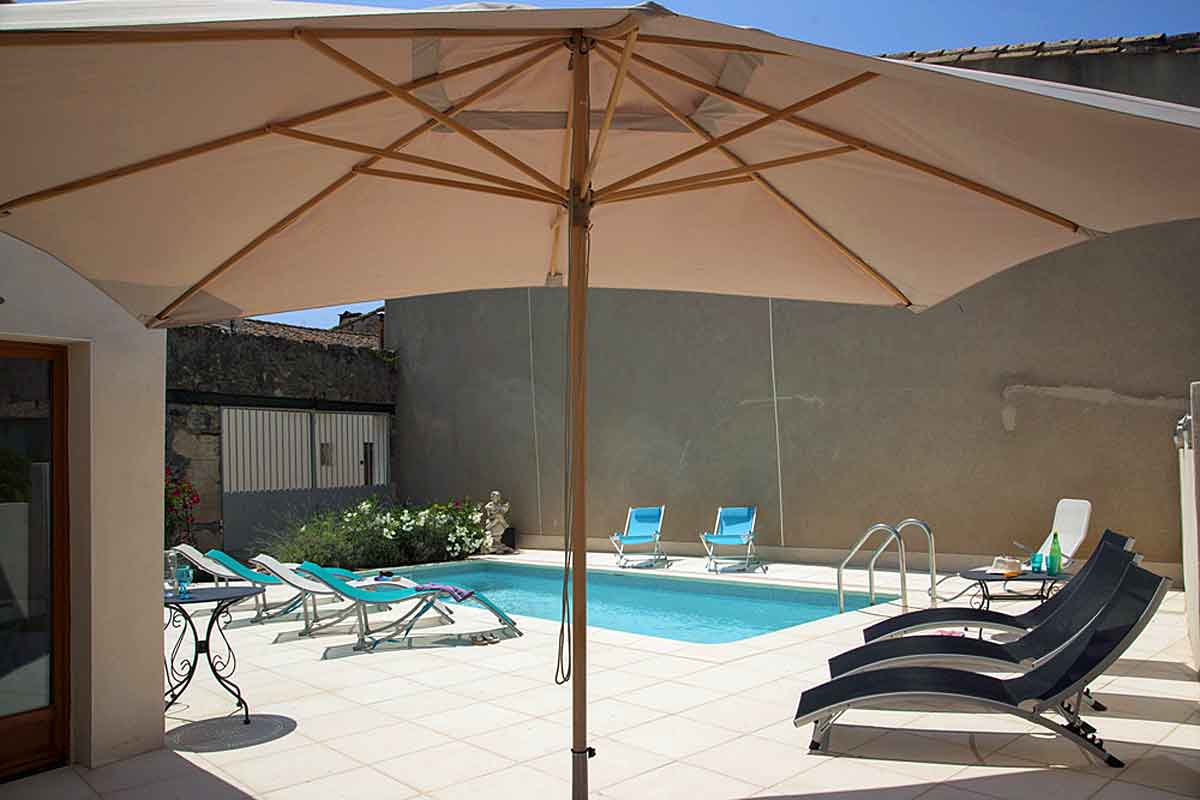 Holiday Villa with heated pool near Pezenas