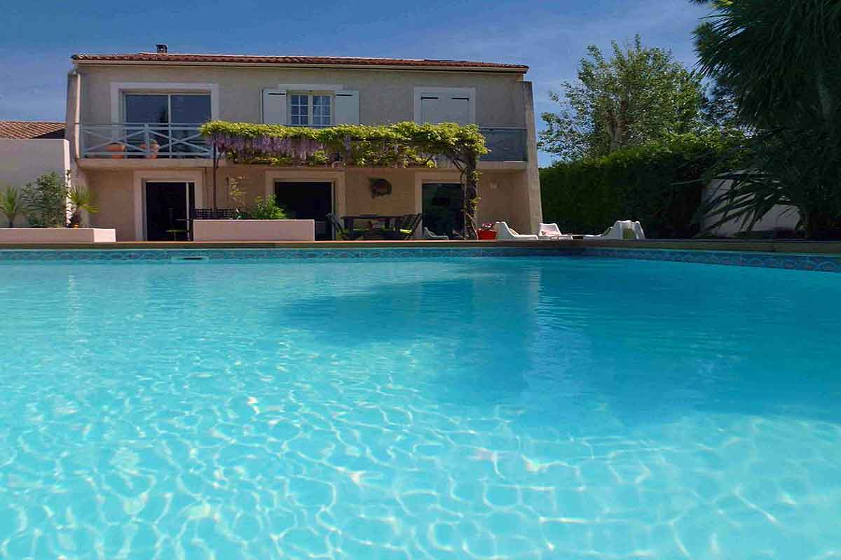 Marseillan-Sea-front-holiday-villa