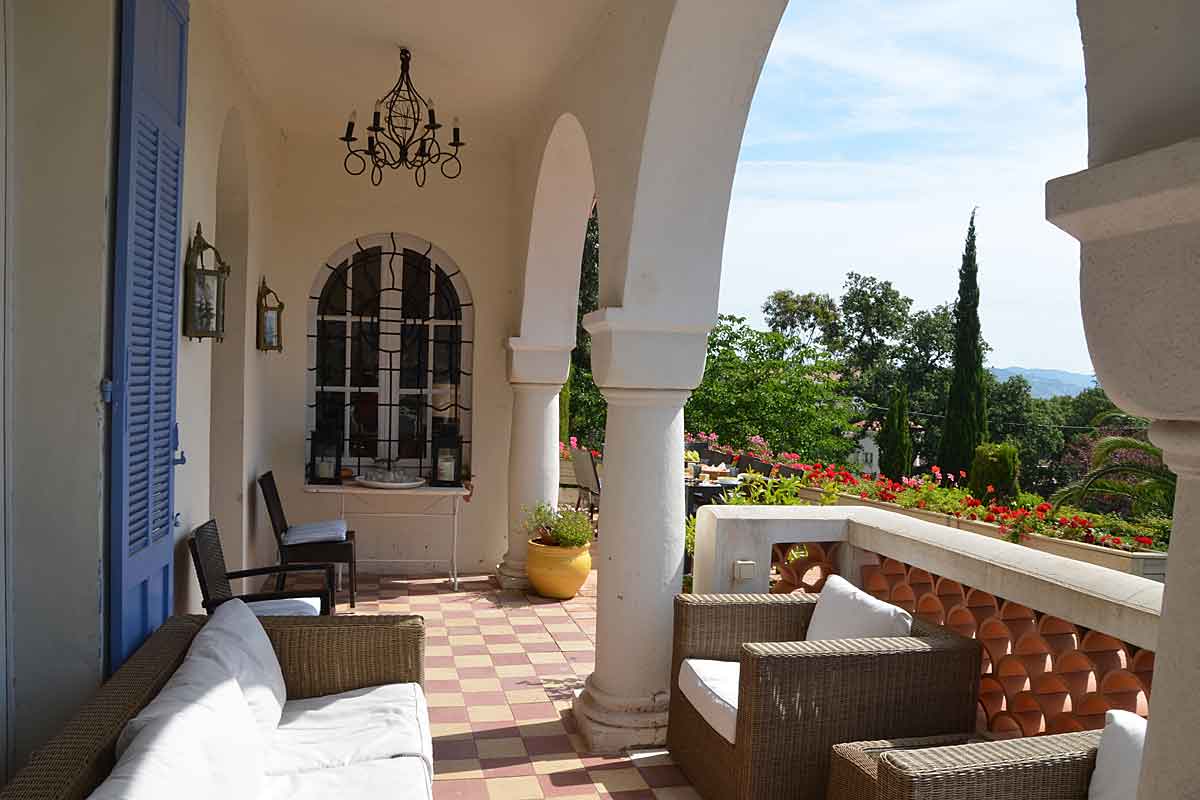 Cannes-Villa-Rental-with-pool-sleeps-16